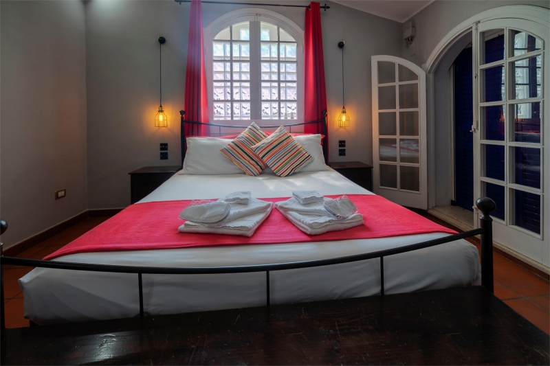 Le Saline B&B Siracusa Grey Room: double bed