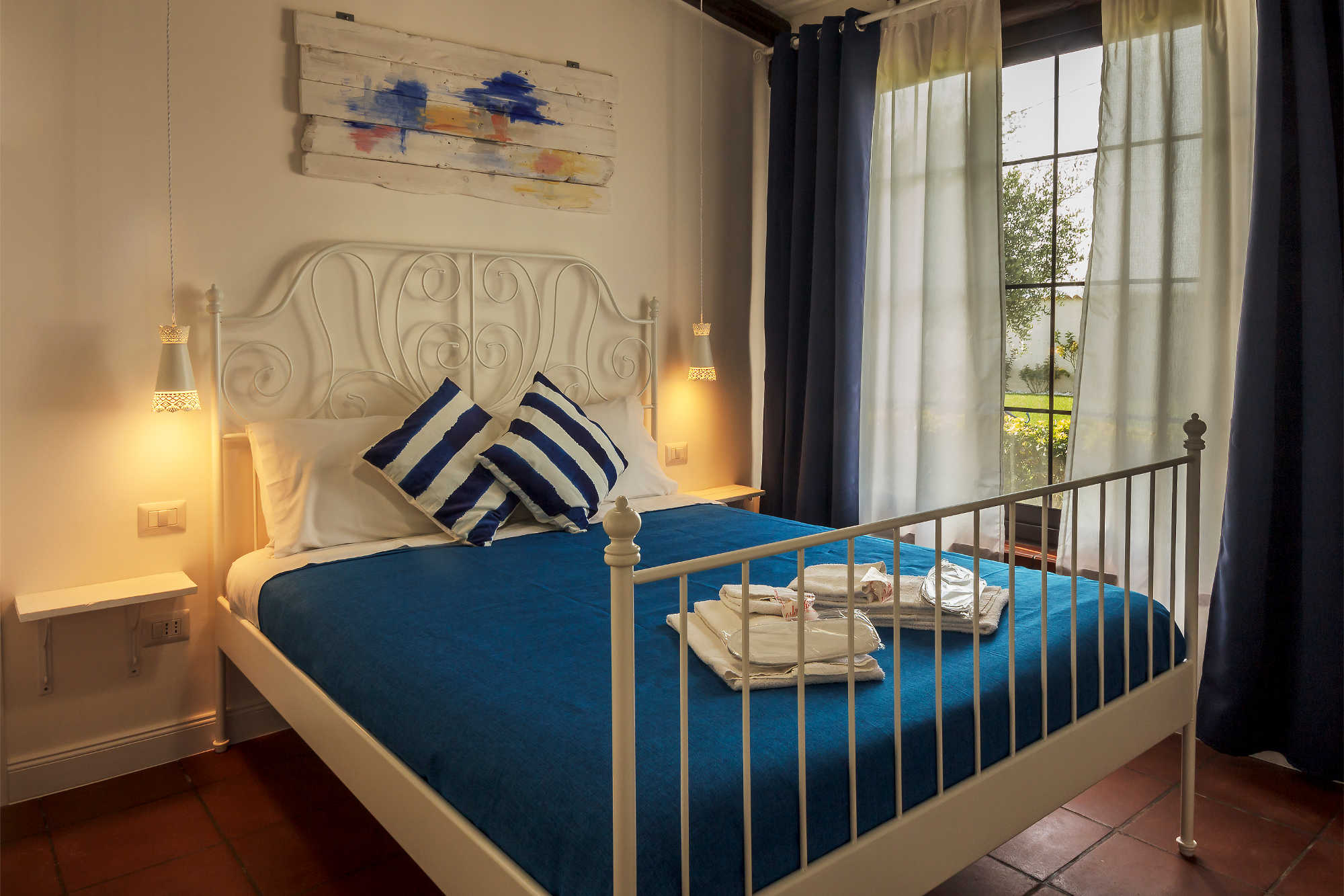 Le Saline B&B Siracusa White Room: double bed