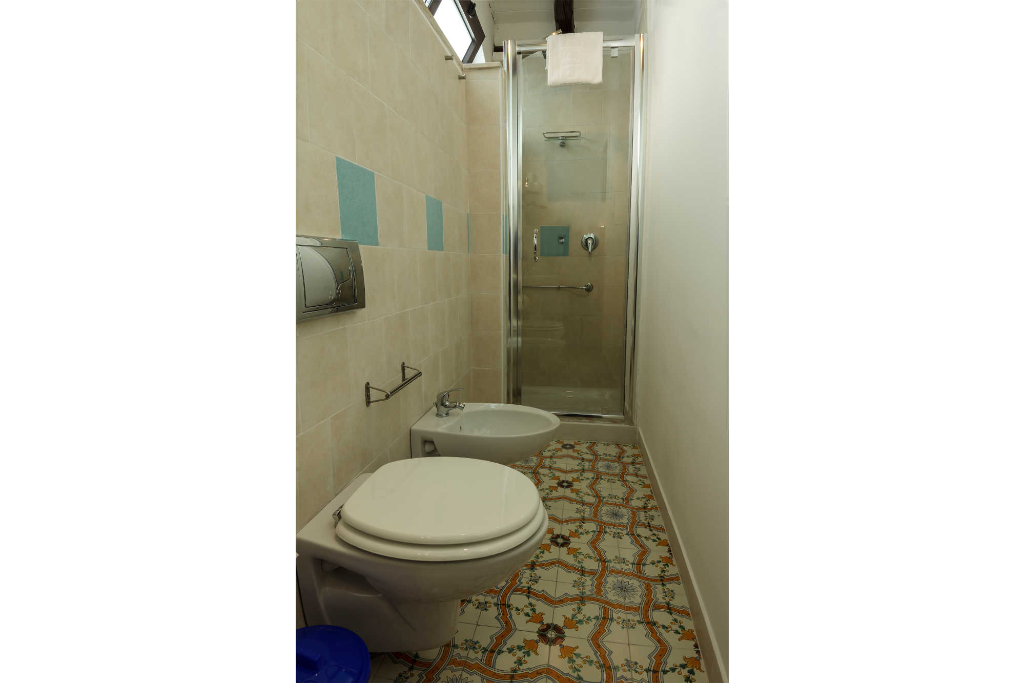 Le Saline B&B Siracusa Camera White: stanza da bagno